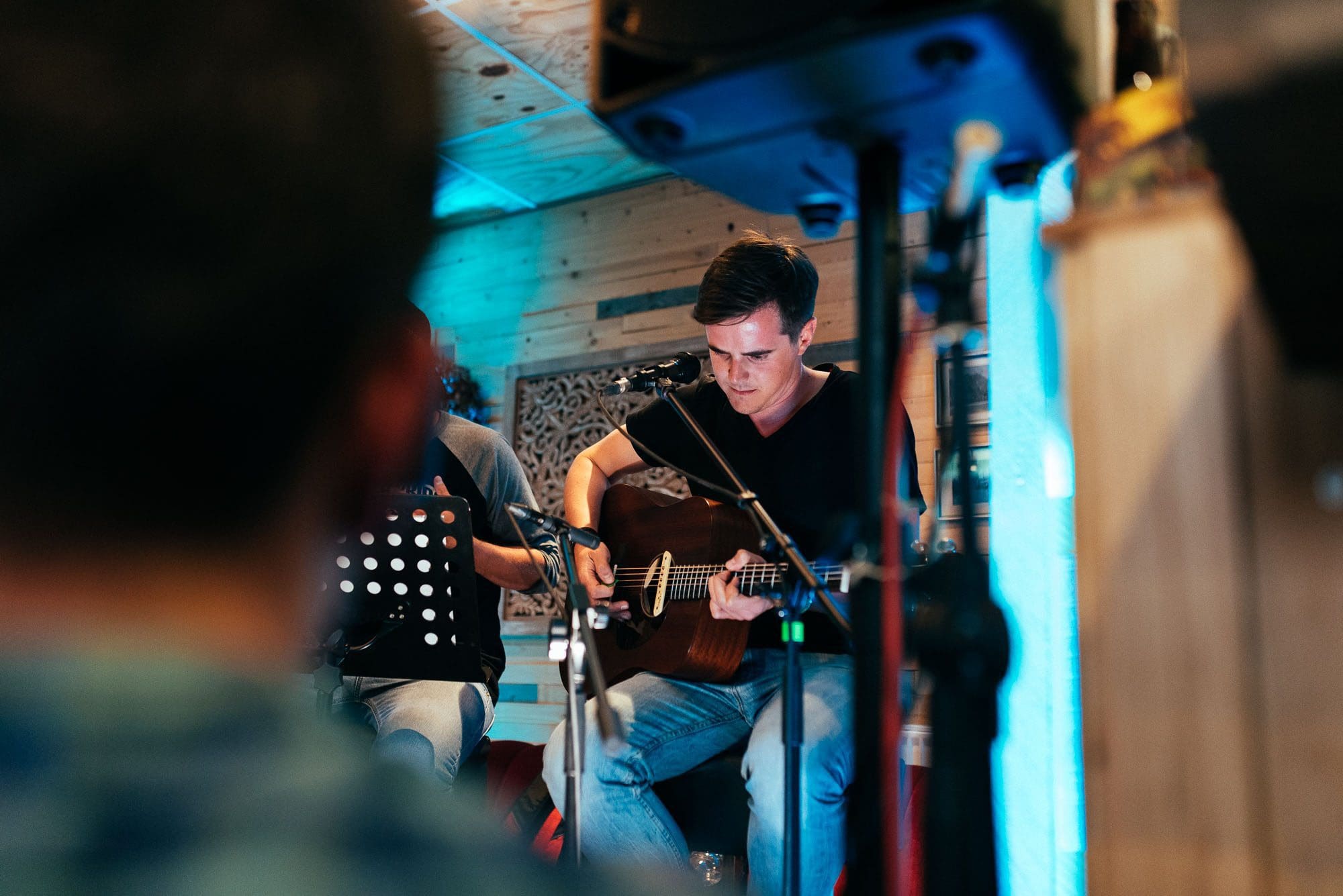 Portrait des Gitaristen.