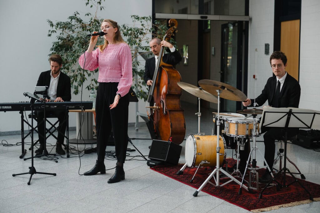 Festakt und Vielfalt: Das 30-jährige Jubiläum der Hochschule Bonn-Rhein-Sieg 23 Musiker bei Jubiläumsfeier der Hochschule Bonn-Rhein-Sieg in Köln Bonn.