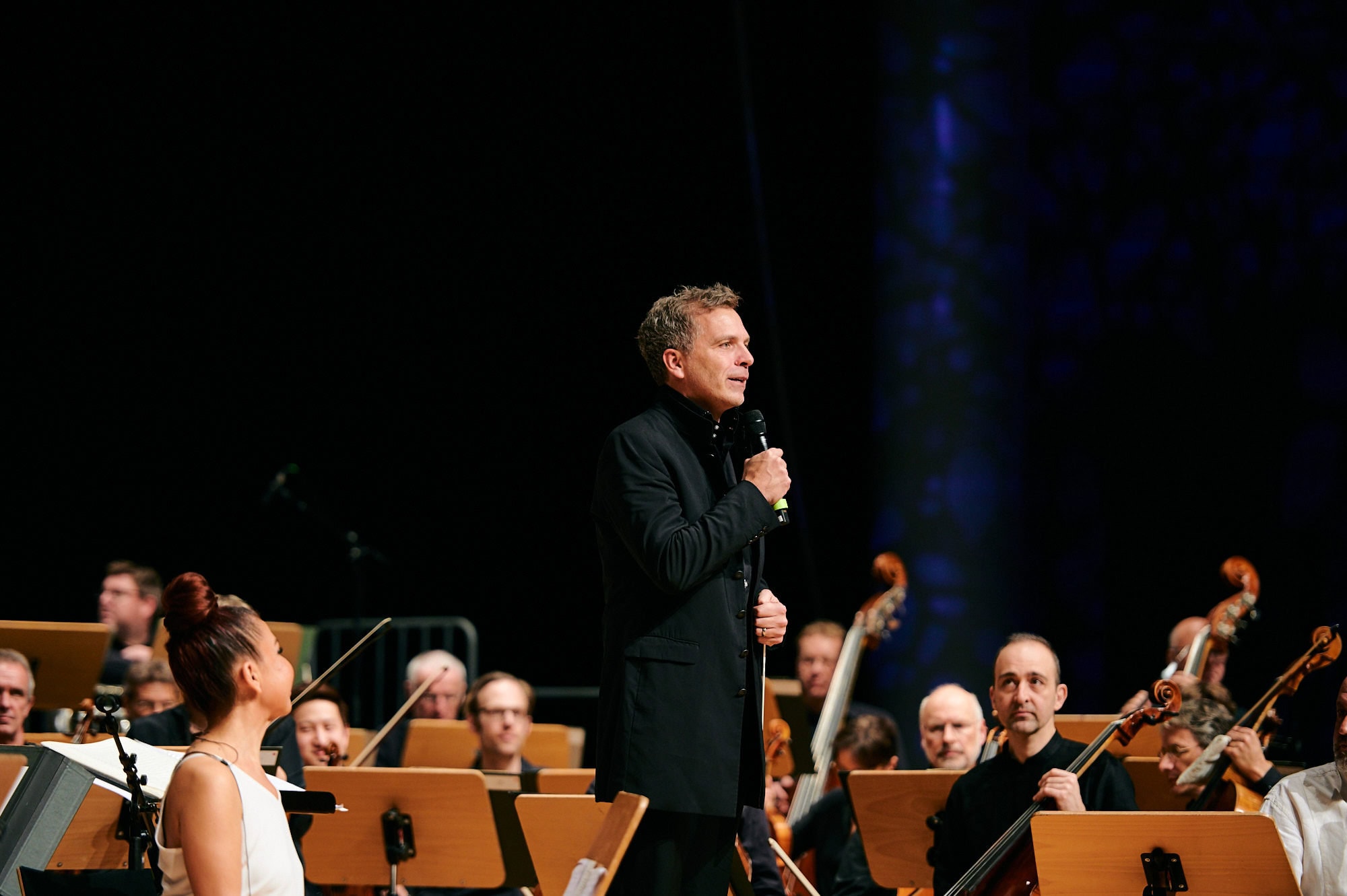 Kardes Türküler ft. Beethoven Orchester Bonn 20 Beethovenorchester Bonn Kardes Tuerkueler Konzert 245