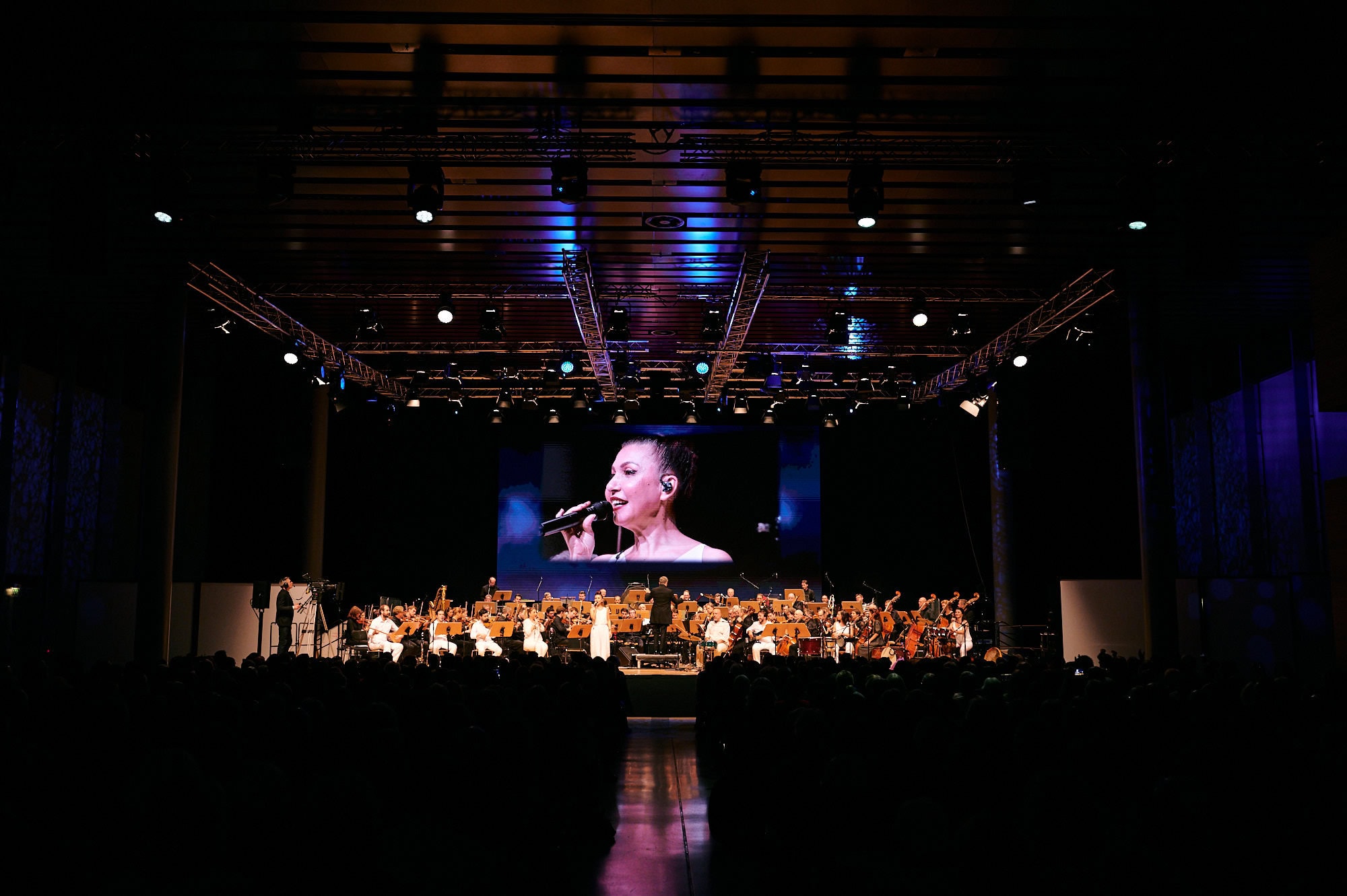 Kardes Türküler ft. Beethoven Orchester Bonn 22 Beethovenorchester Bonn Kardes Tuerkueler Konzert 247