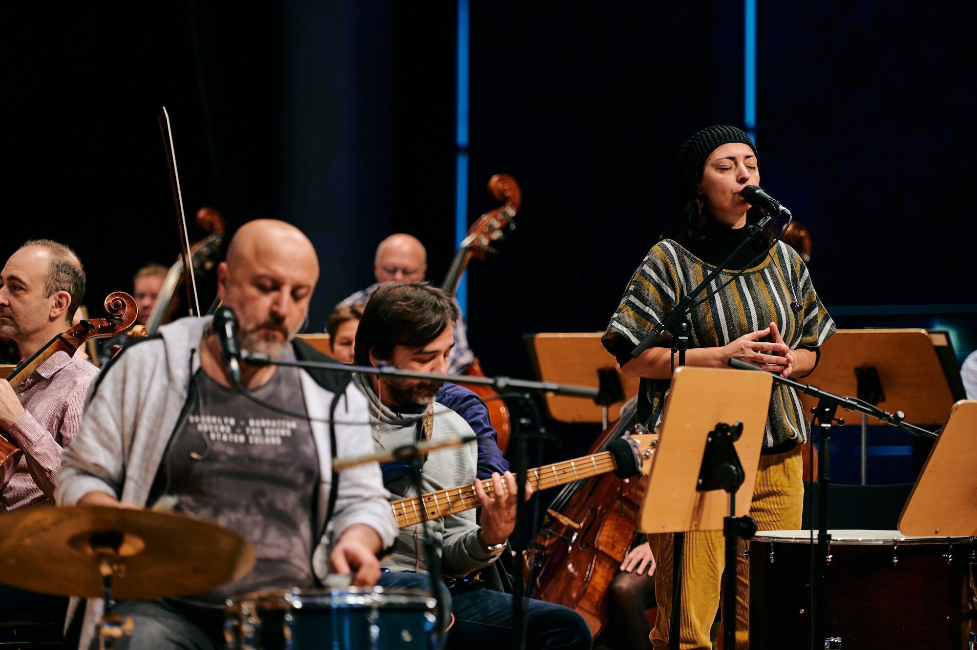 Kardes Türküler ft. Beethoven Orchester Bonn 25 Beethovenorchester Bonn Kardes Tuerkueler Probe 230