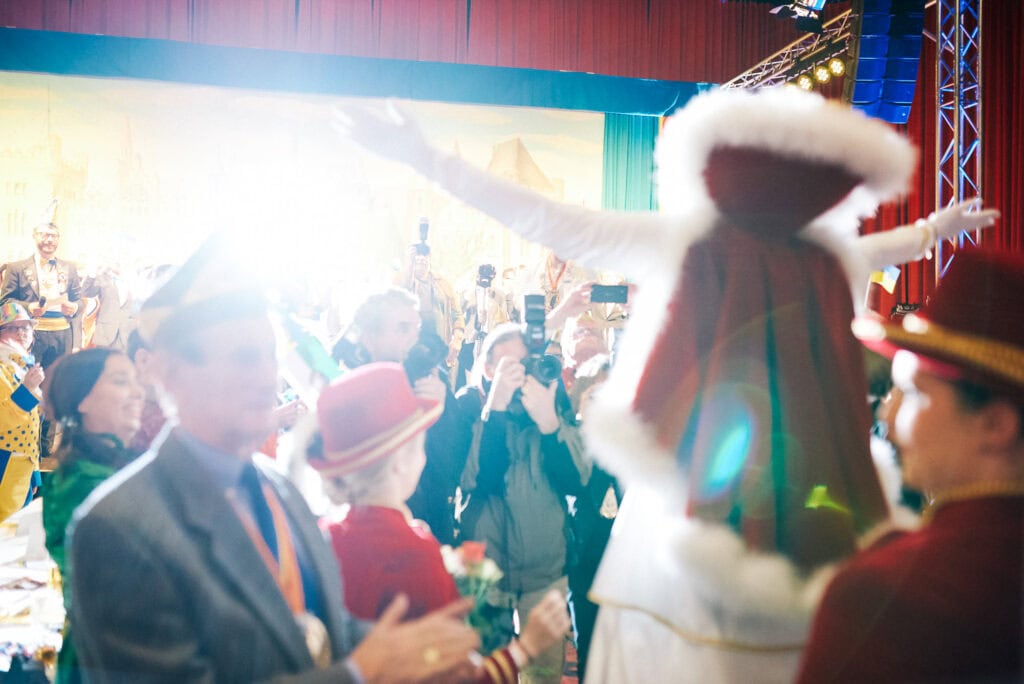 Bonn Kulturfotografie bei festlicher Veranstaltung mit Publikum und Performer.